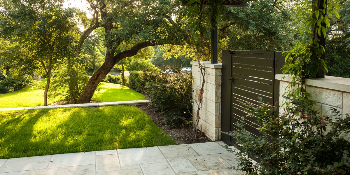 How Local Contractors Build Gravel Driveways That Last?